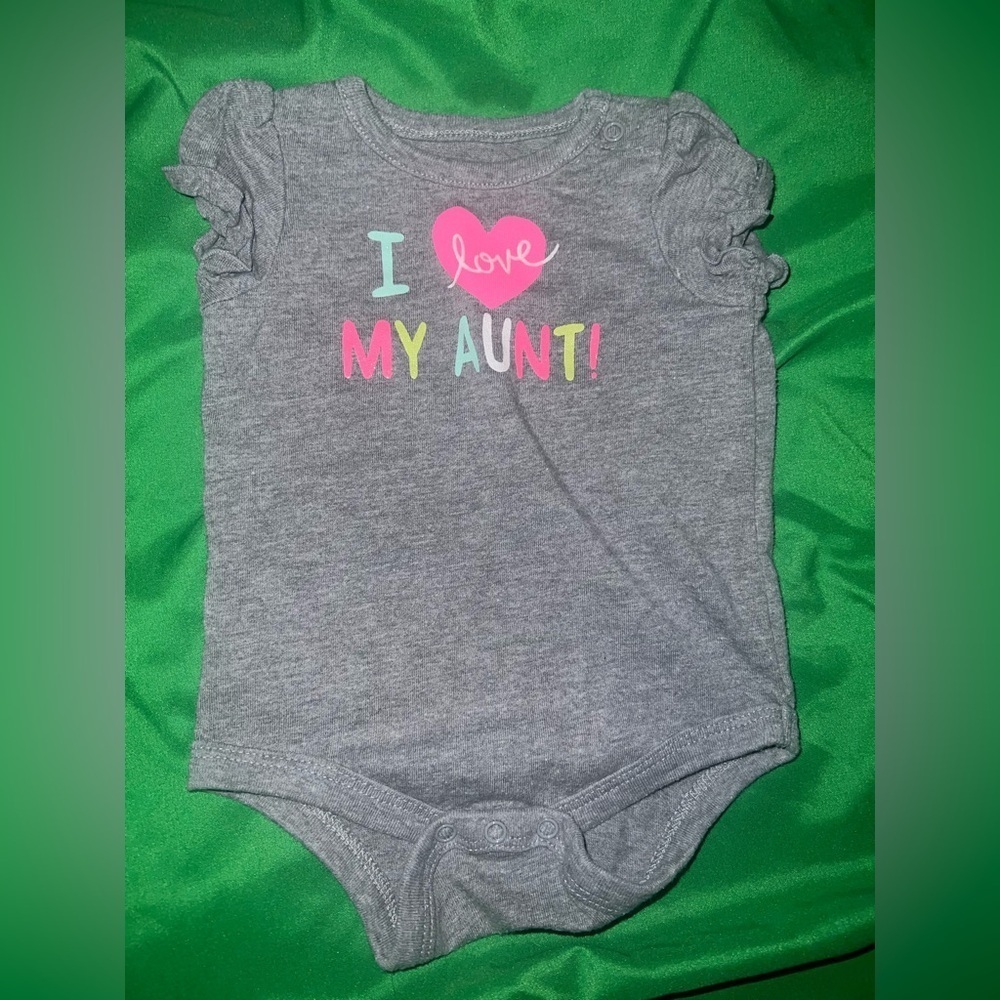 Circo Gray Bodysuit with Colorful 'I Love My Aunt' Design size 0/3 Months